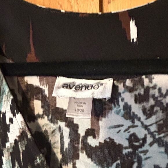 Avenue Multi Color Pleated Maxi Dress Size 18/20 - Picture 14 of 16